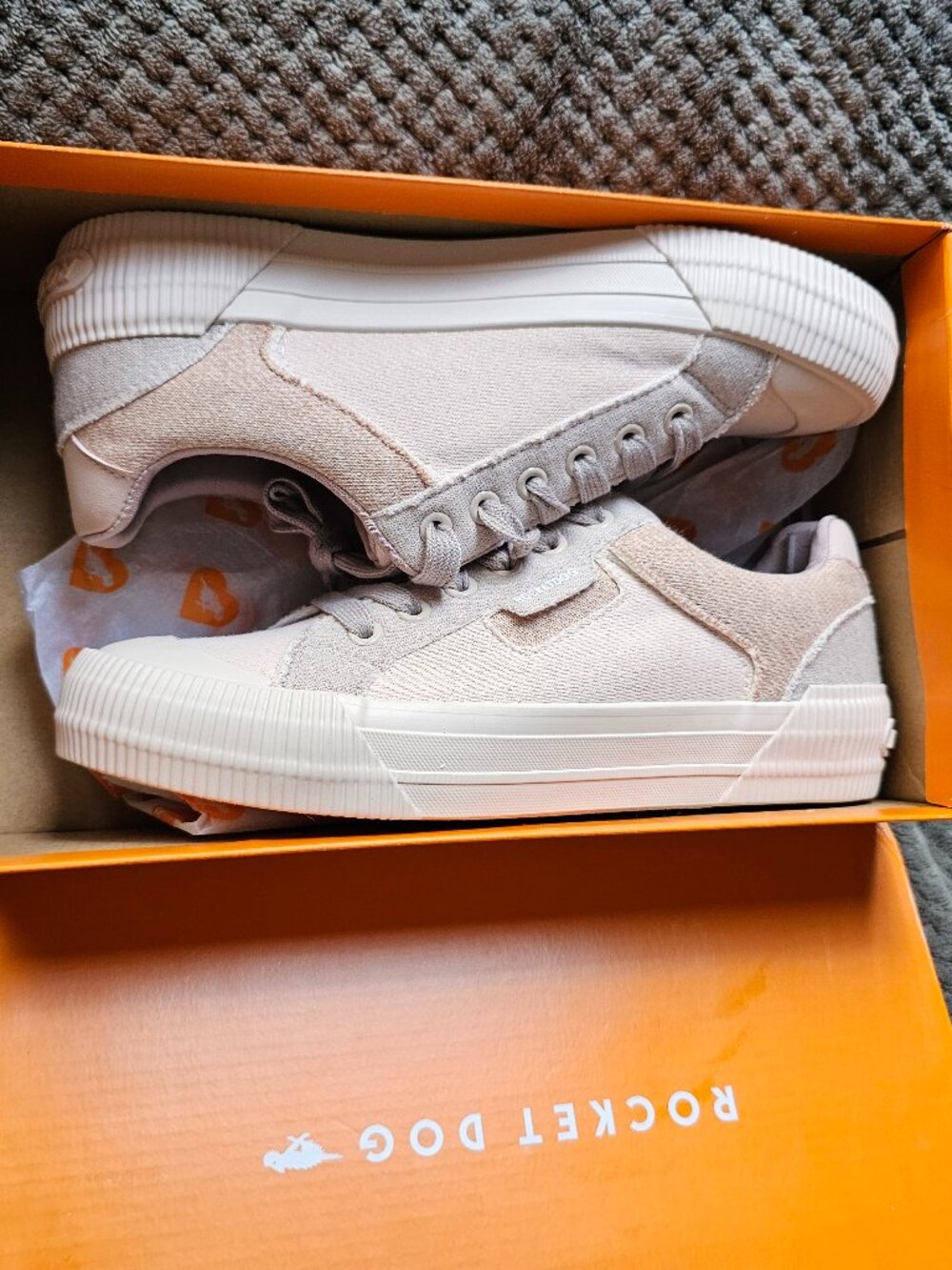 Cheery Color Block Sneaker (Natural Combo)